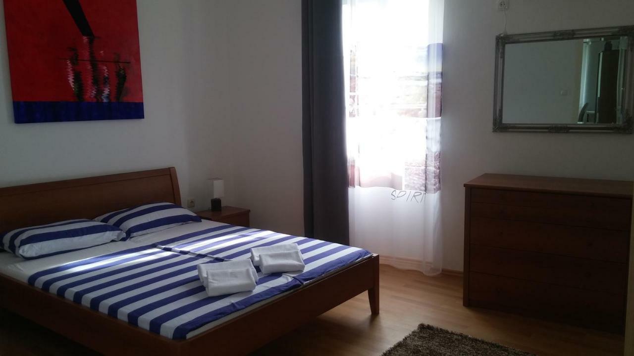 Family House Nerezine Apartman Kültér fotó